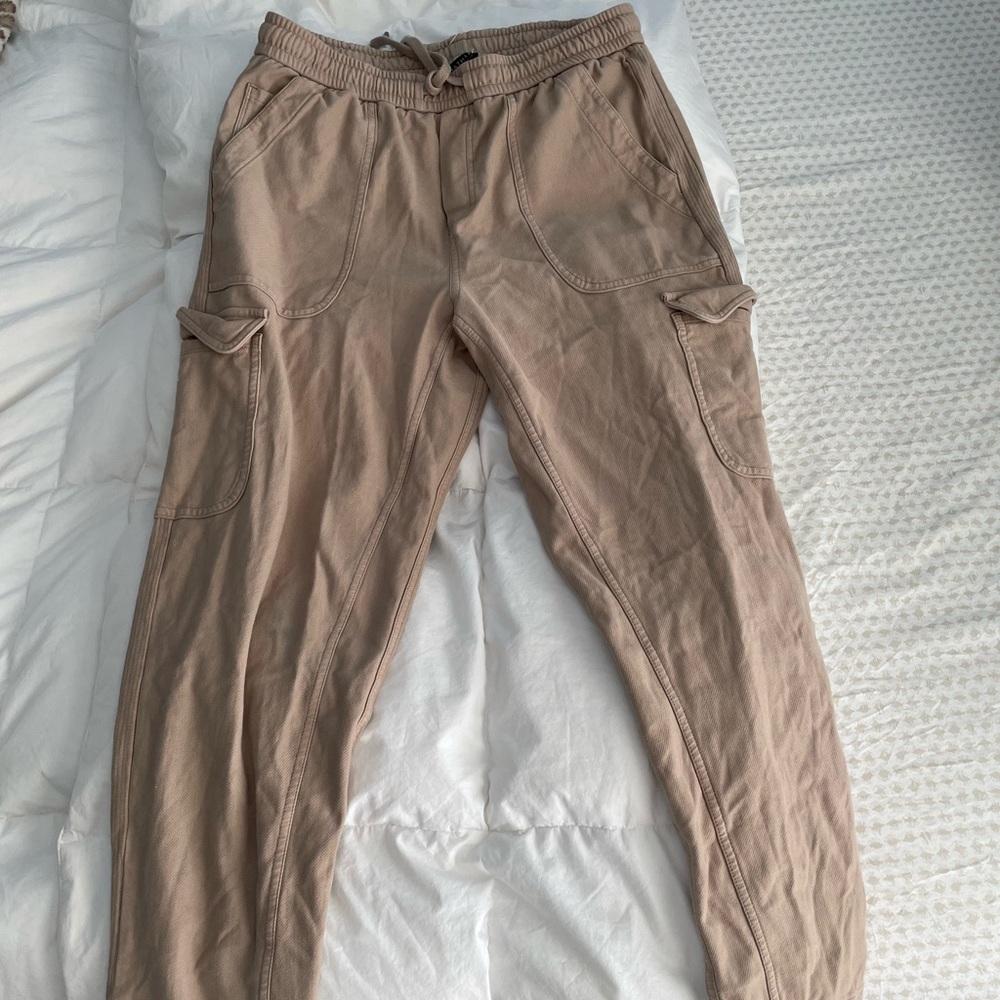 ATHLETA CARGO CROPPED SWEATS SIZE 6